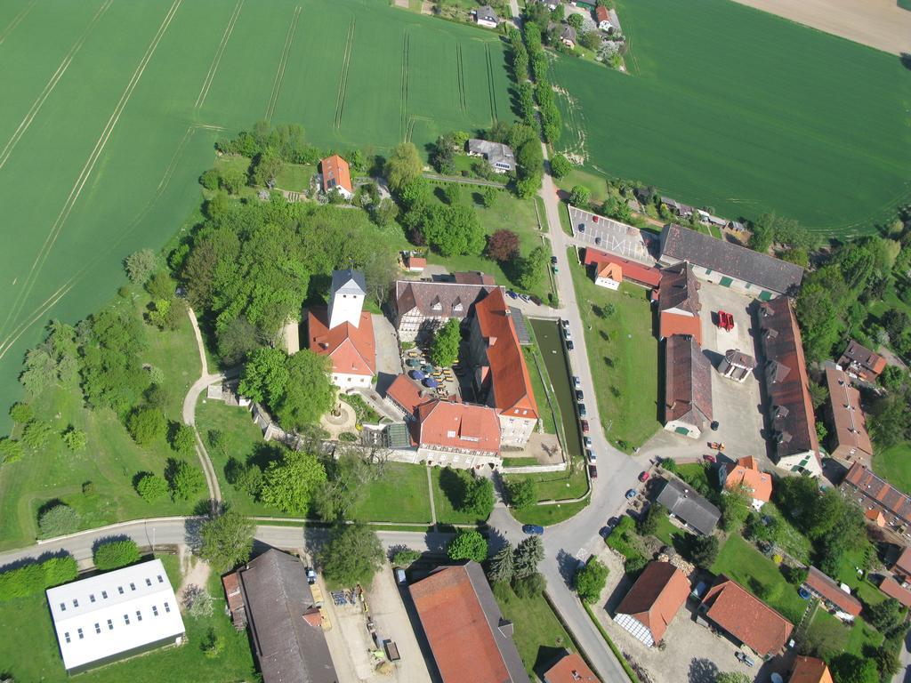 Burg Warberg Hotel Buitenkant foto